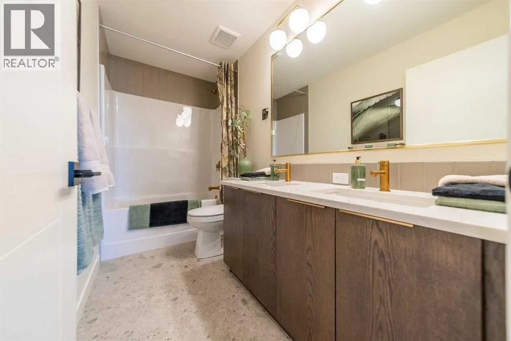 15 Northern Lights Crescent NW