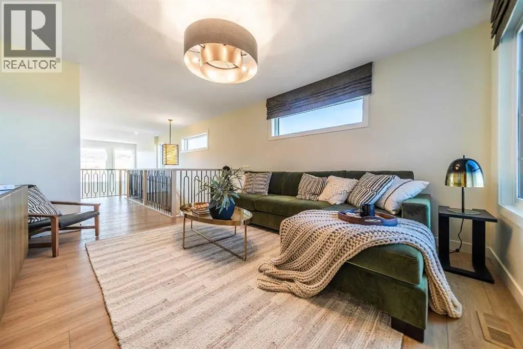 15 Northern Lights Crescent NW