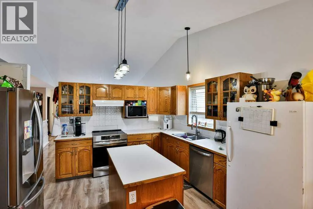 14 Heritage Road W