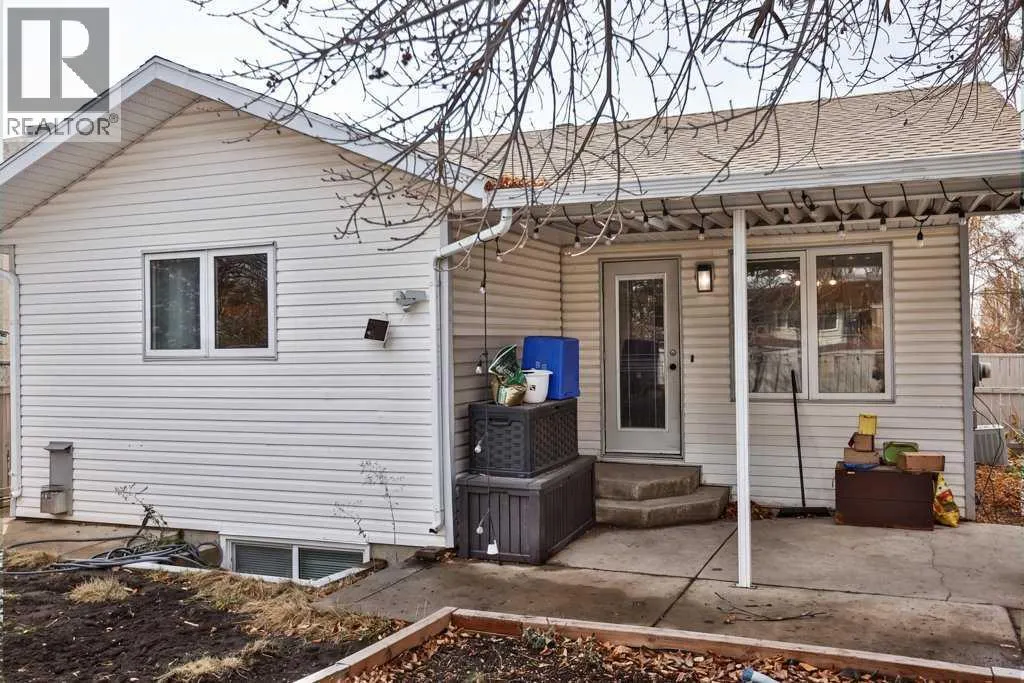 14 Heritage Road W