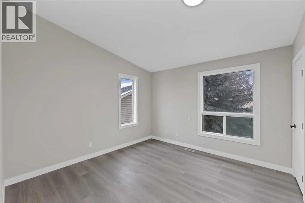 5 Martingrove Court NE