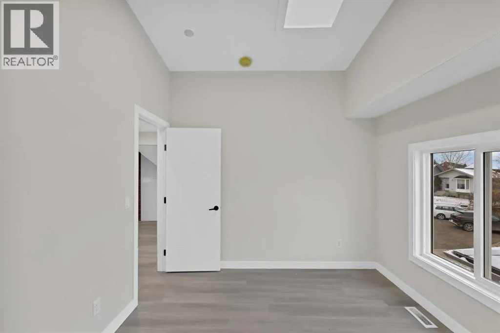 5 Martingrove Court NE
