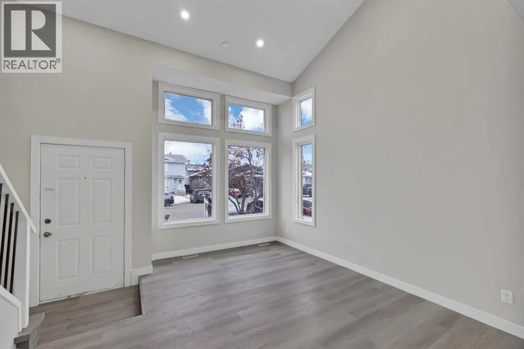 5 Martingrove Court NE