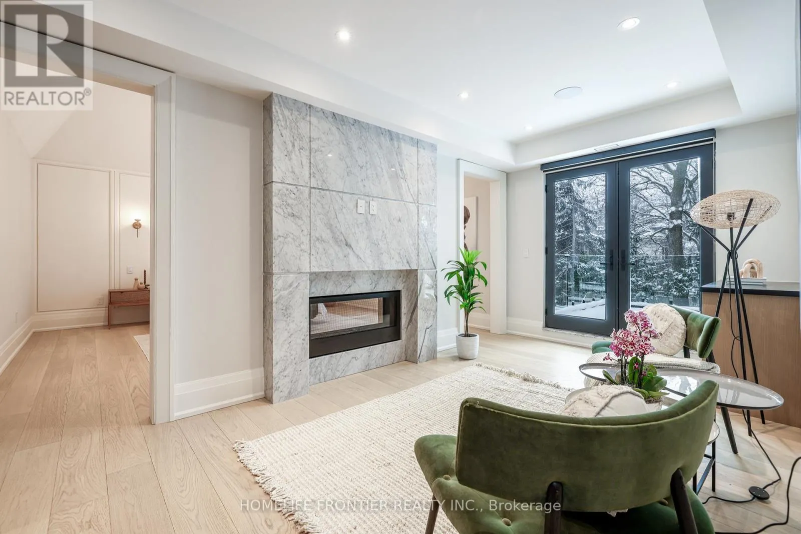 44 ALEXANDRA BOULEVARD