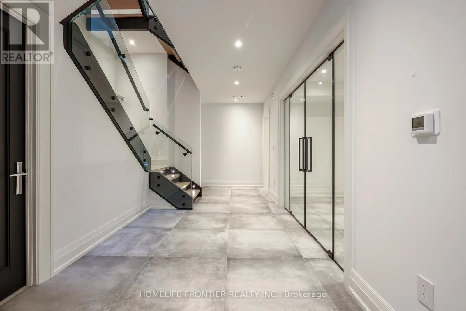44 ALEXANDRA BOULEVARD