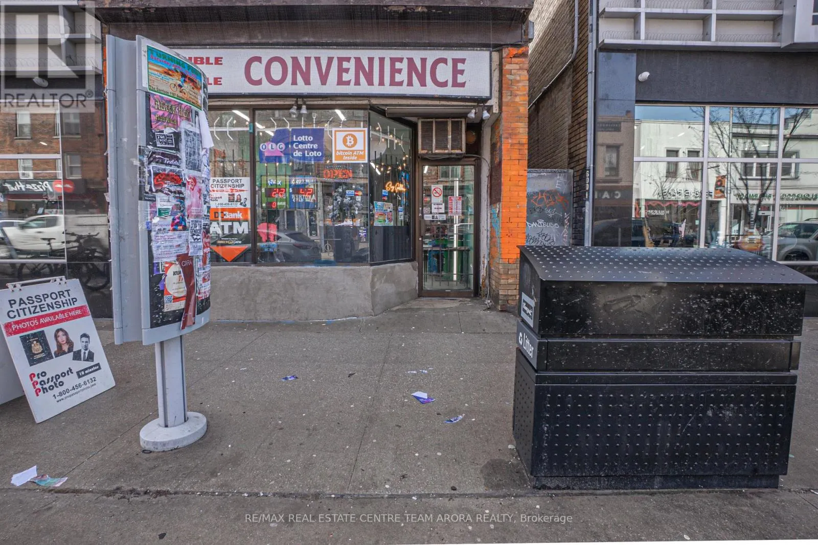 927 BLOOR STREET W