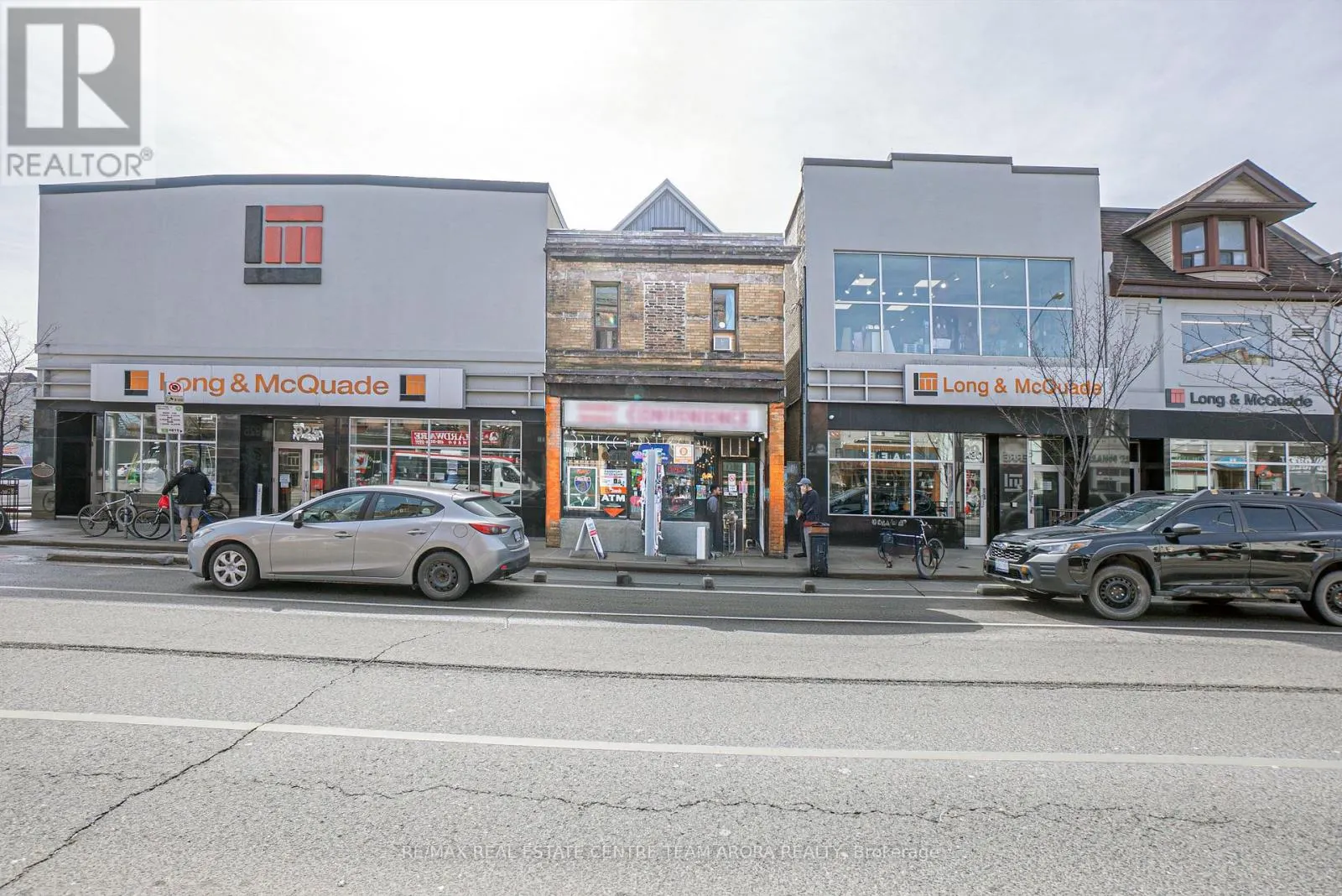 927 BLOOR STREET W