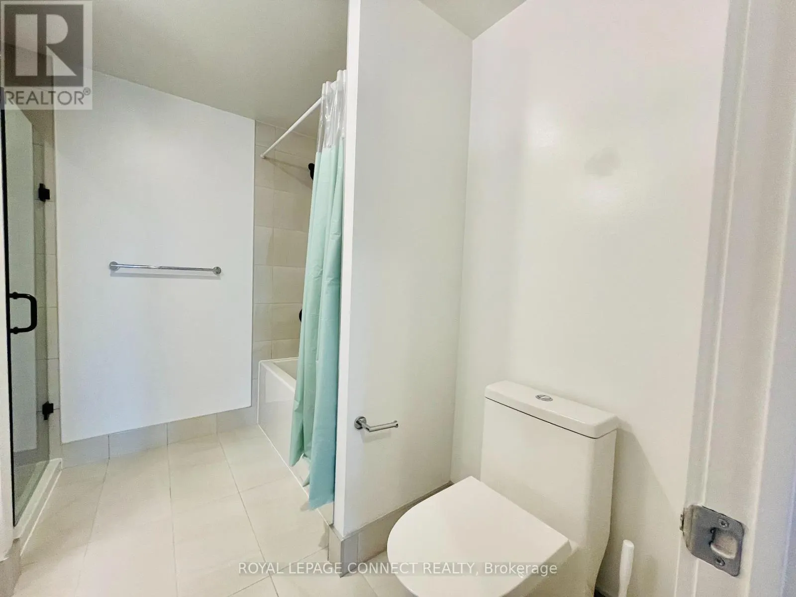 504 - 250 LAWRENCE AVENUE W