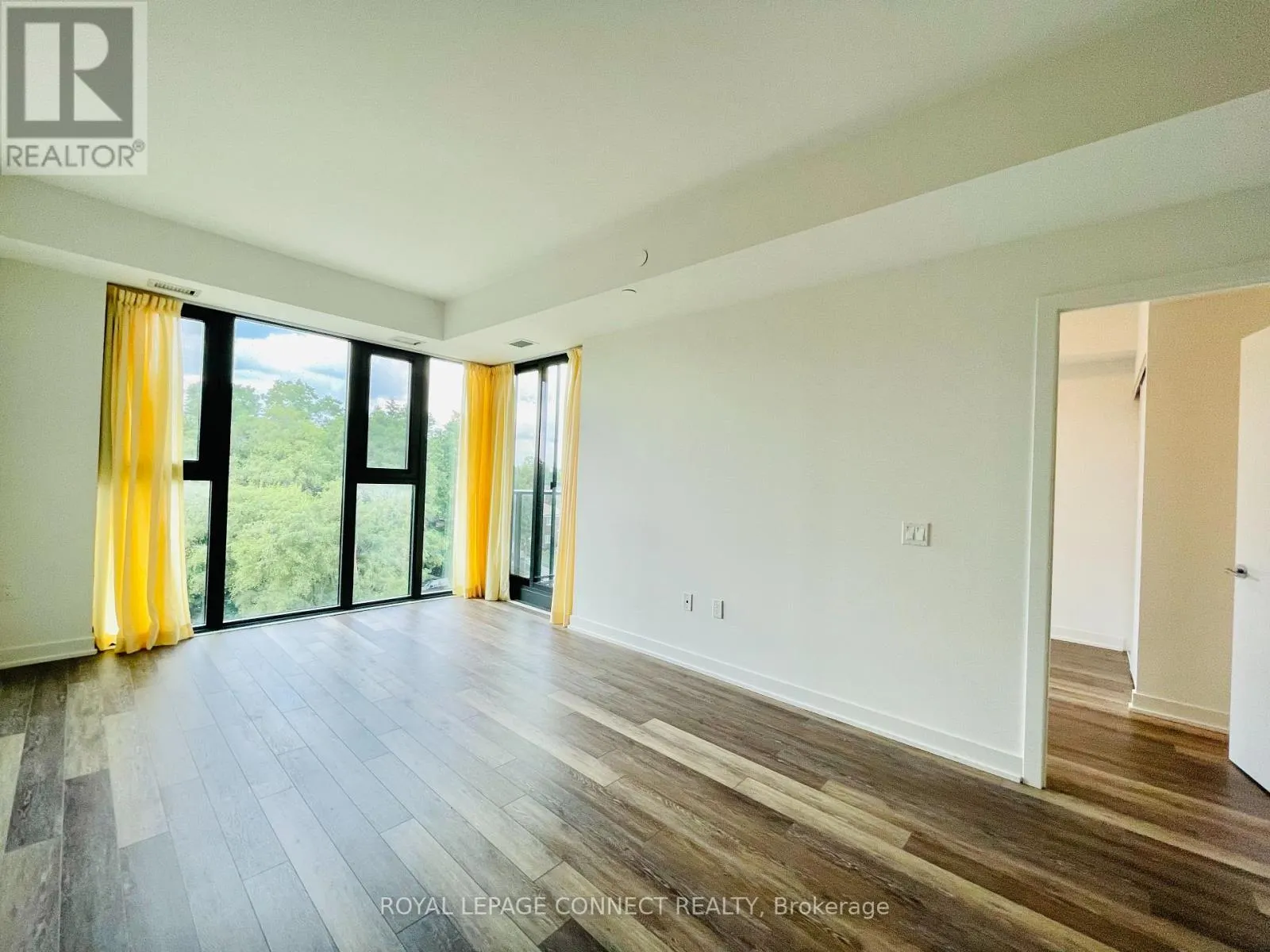 504 - 250 LAWRENCE AVENUE W