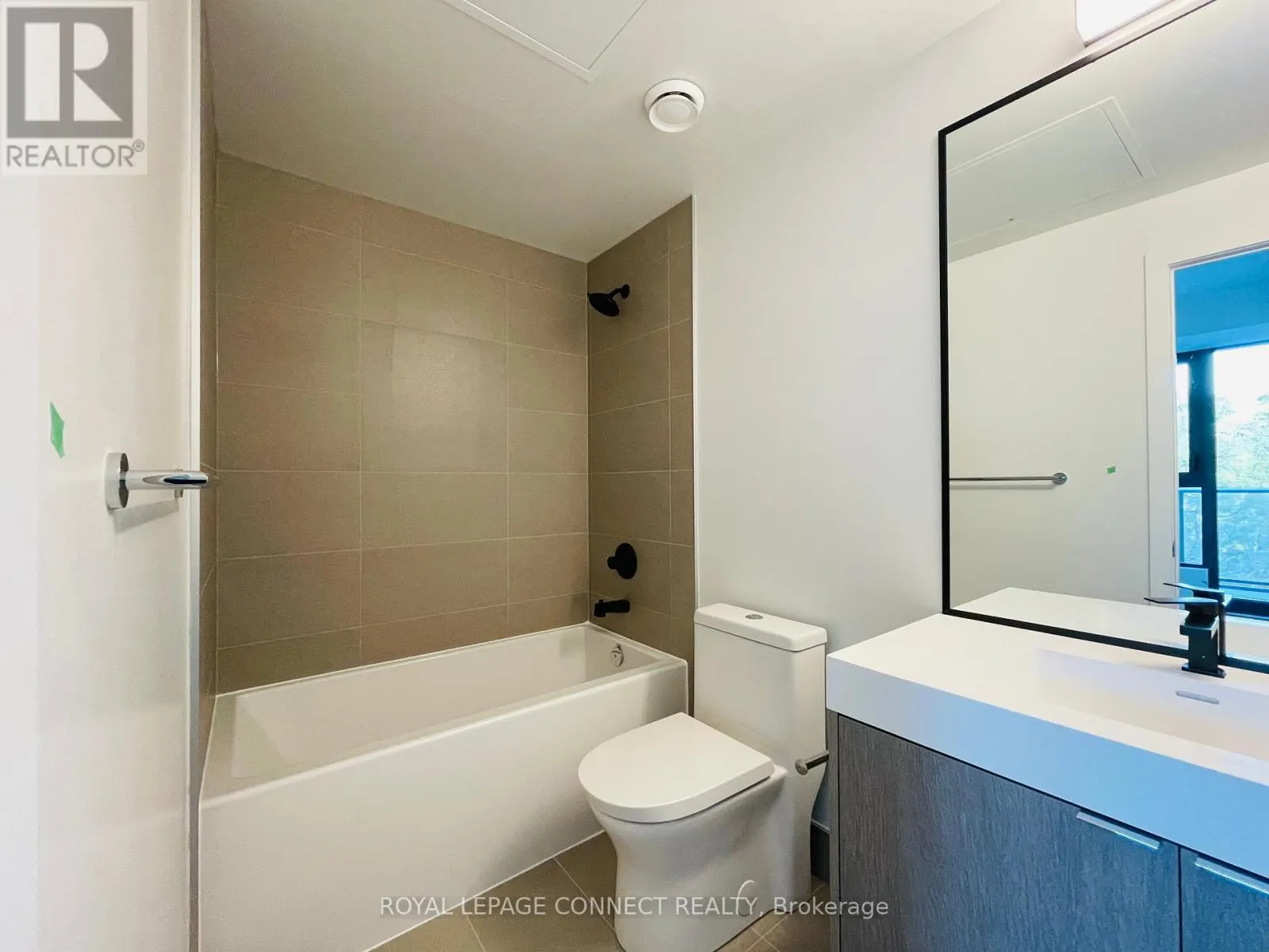 504 - 250 LAWRENCE AVENUE W