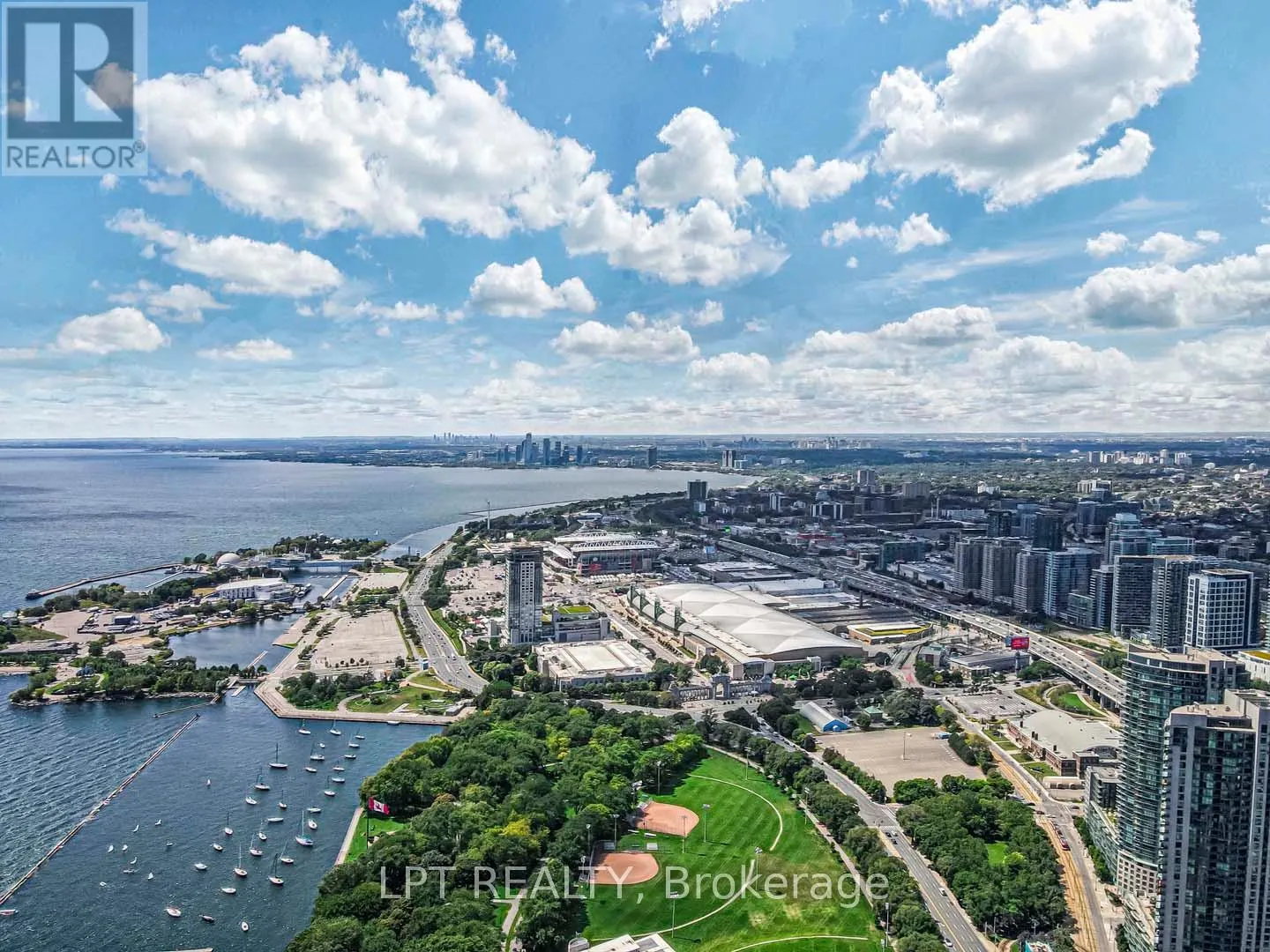 217 - 215 FORT YORK BOULEVARD