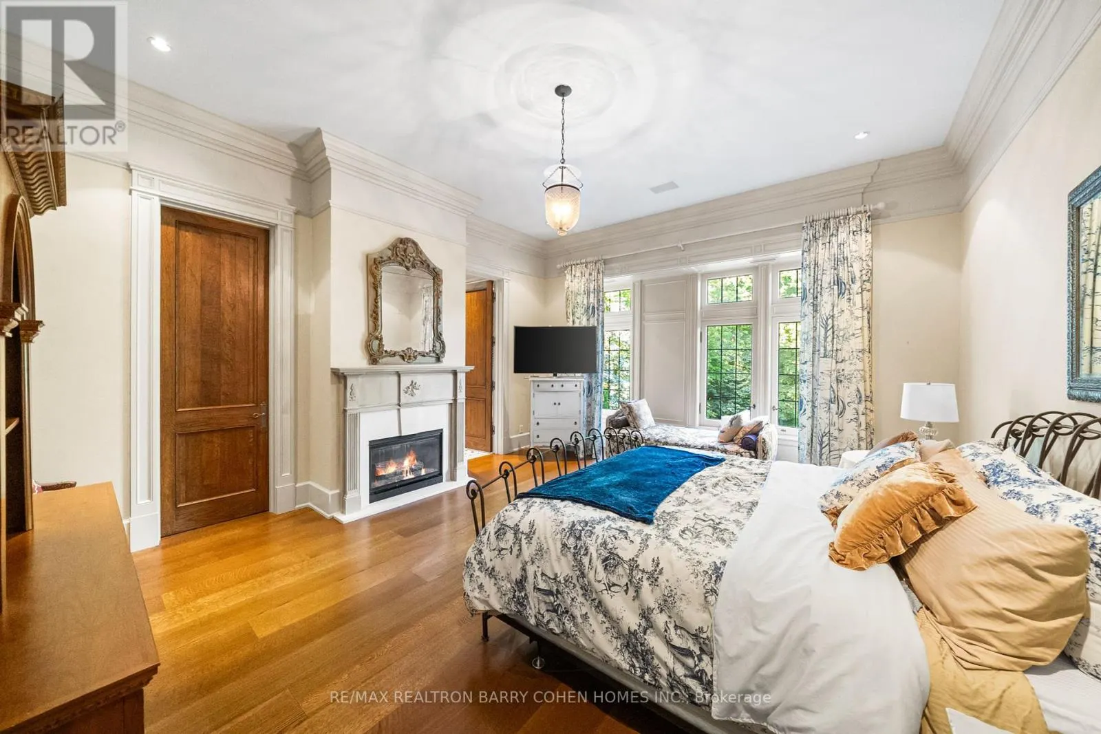 85 THE BRIDLE PATH