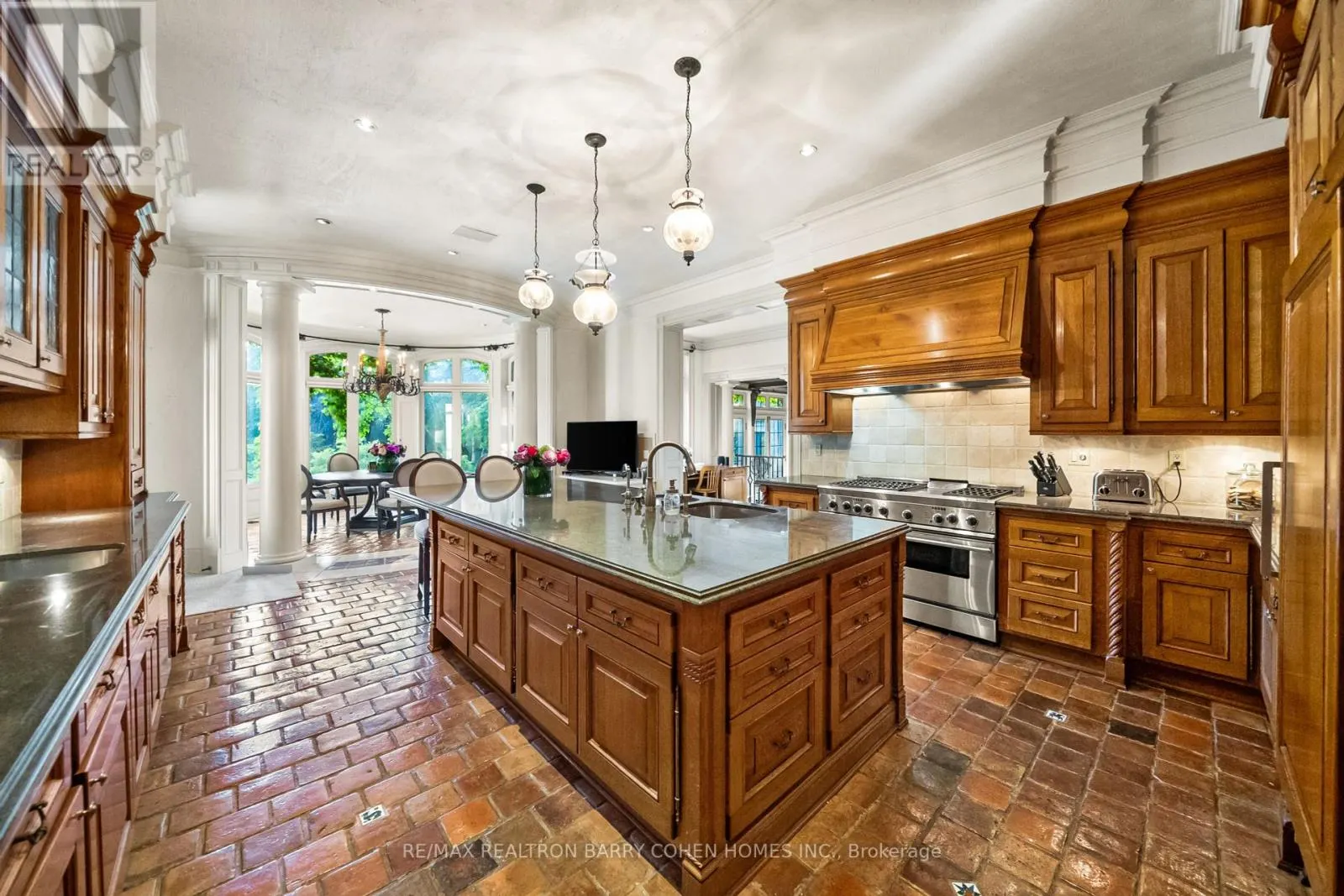 85 THE BRIDLE PATH