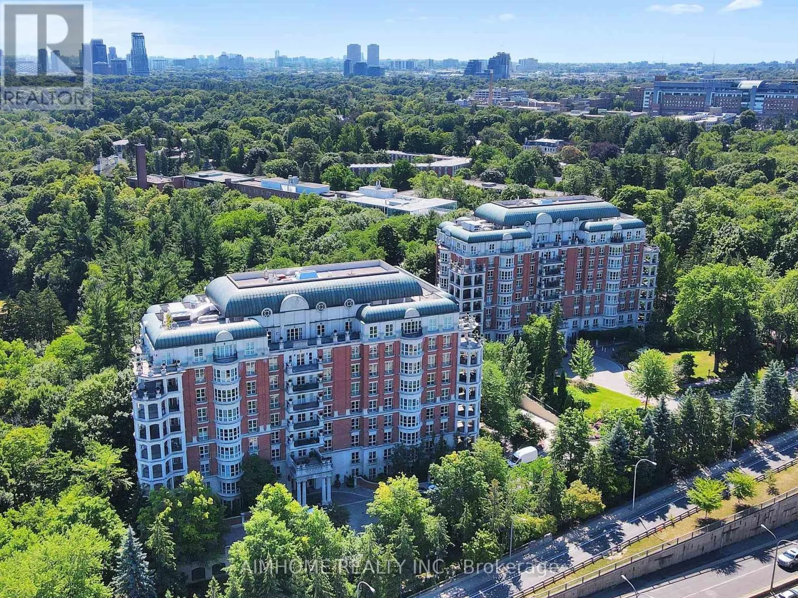 2C - 2 CHEDINGTON PLACE