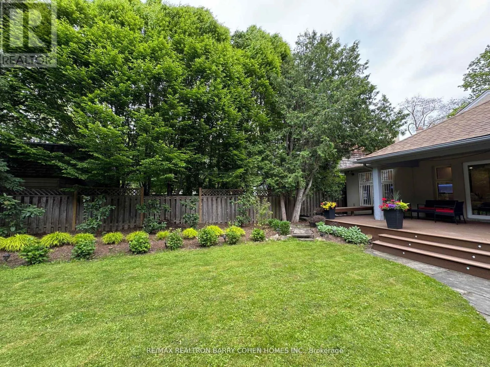 32 BEECHWOOD AVENUE