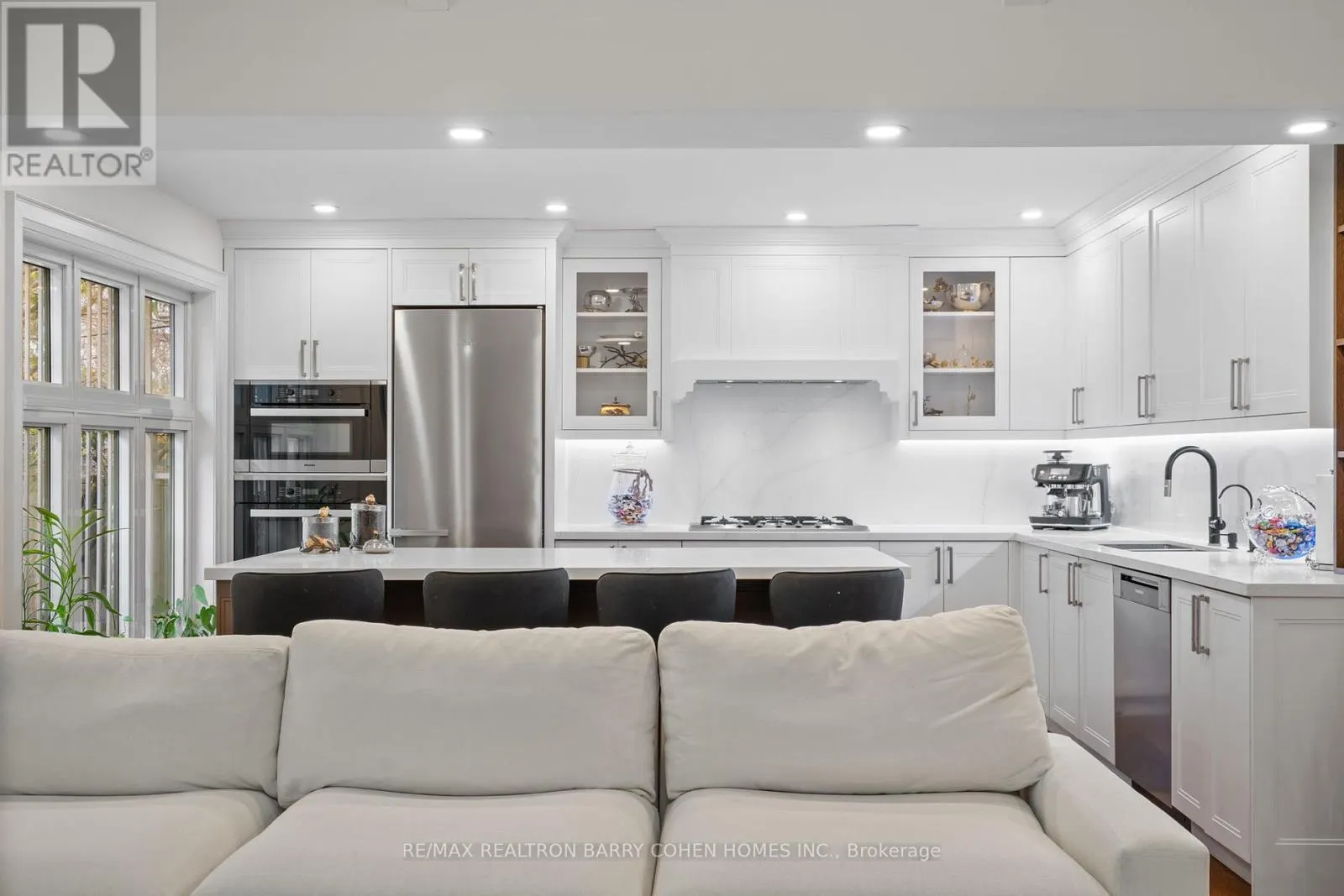 32 BEECHWOOD AVENUE