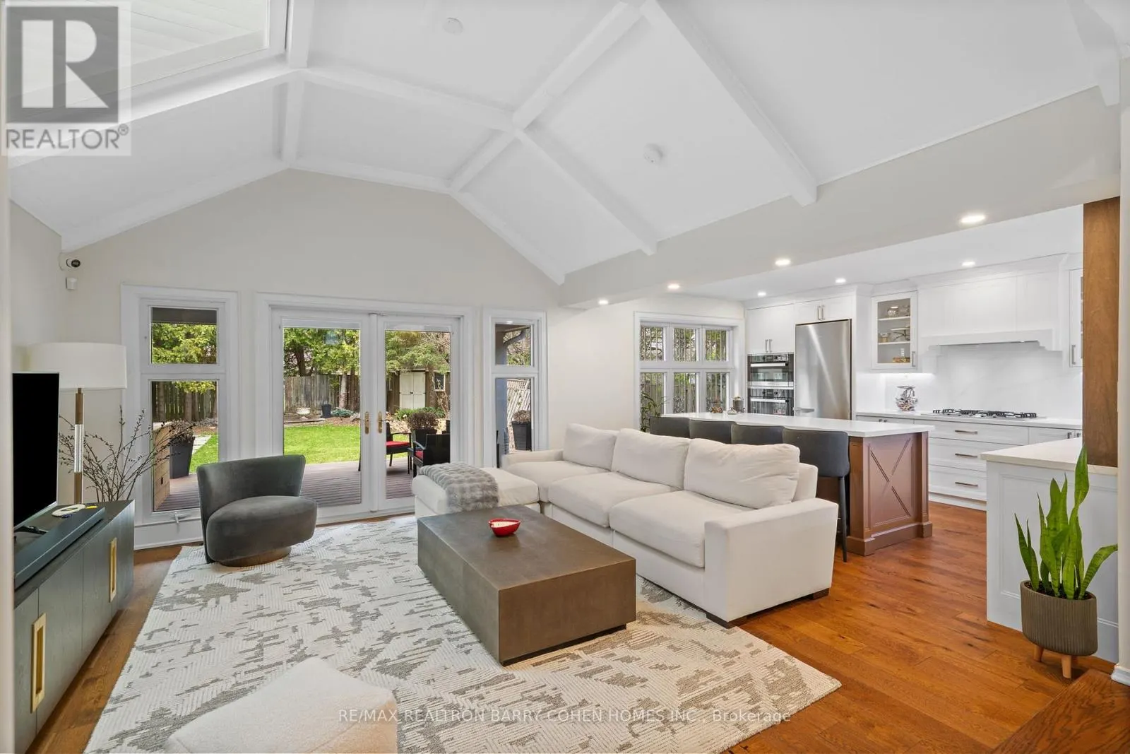 32 BEECHWOOD AVENUE