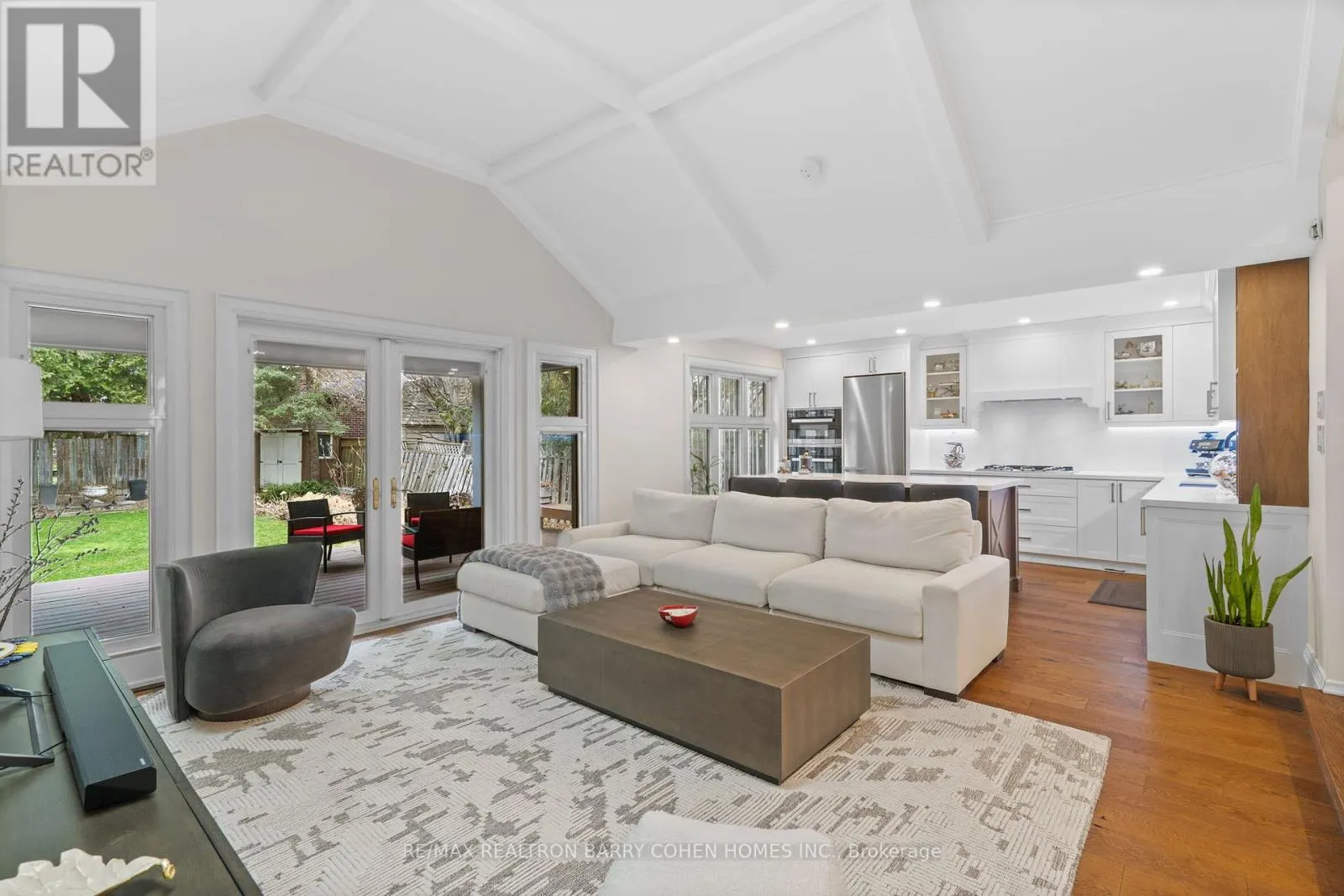 32 BEECHWOOD AVENUE