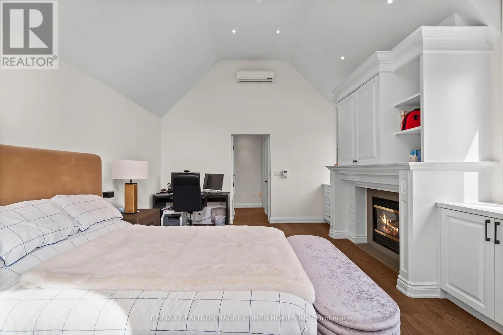 32 BEECHWOOD AVENUE