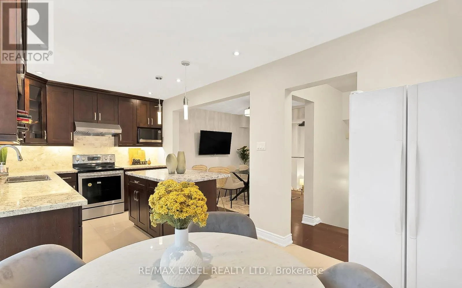 11 STONEDALE PLACEWAY