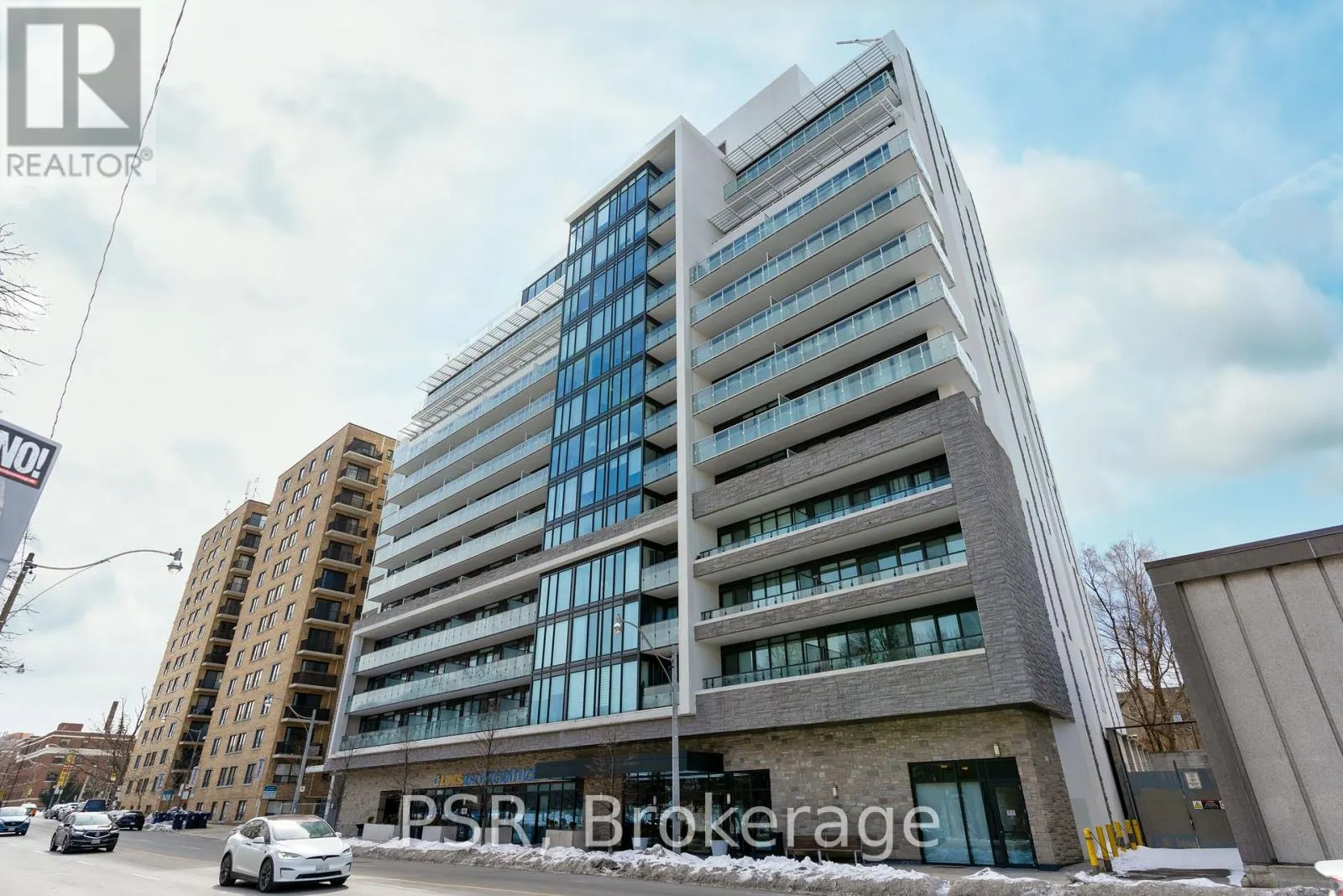 311 - 3018 YONGE STREET