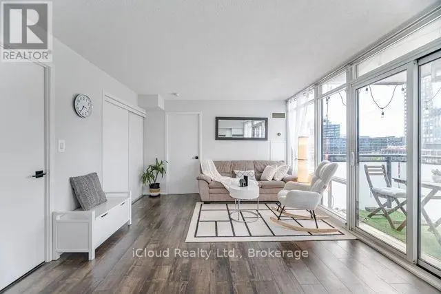 1015 - 25 TELEGRAM MEWS