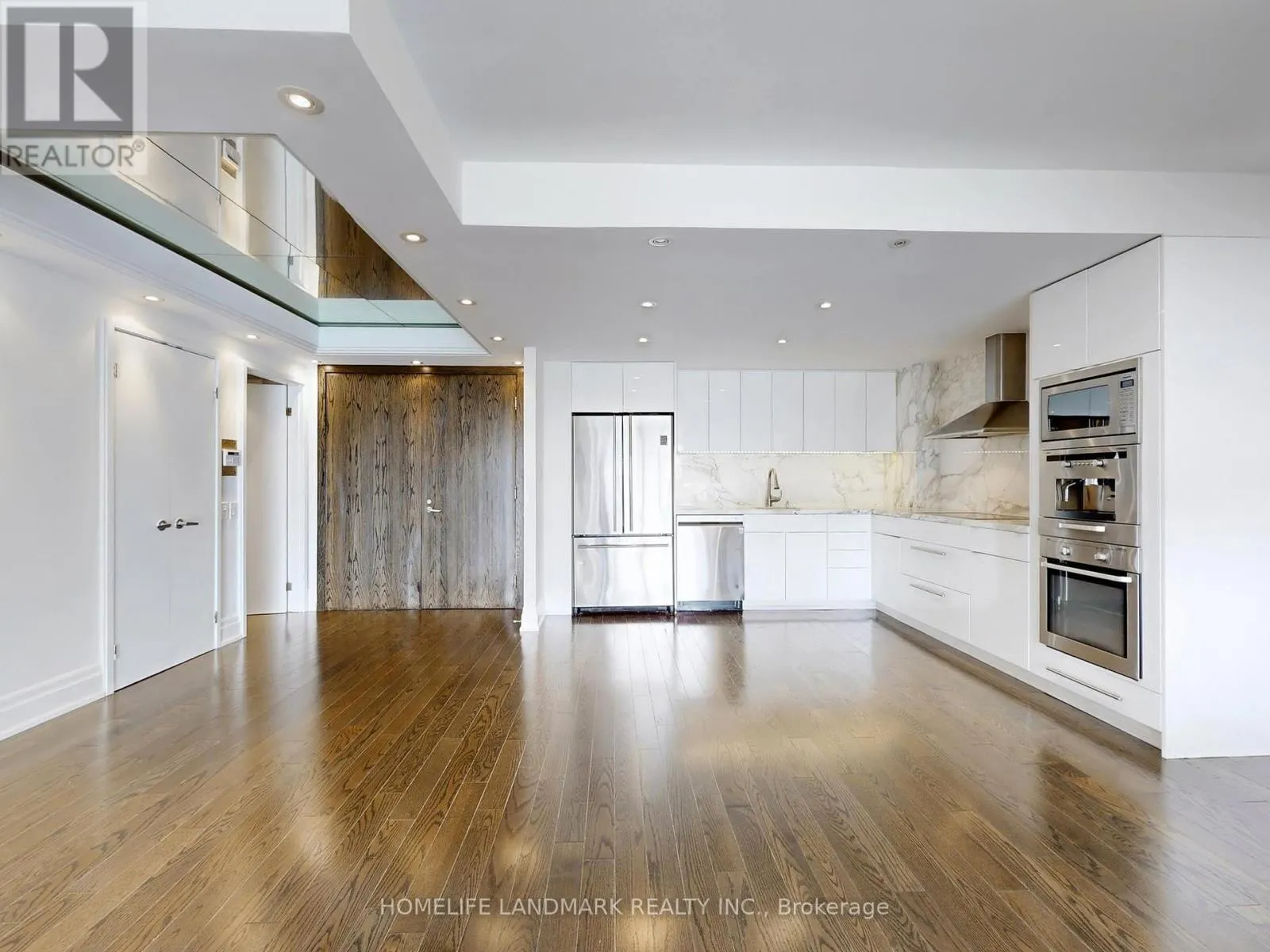 304W - 480 QUEENS QUAY W