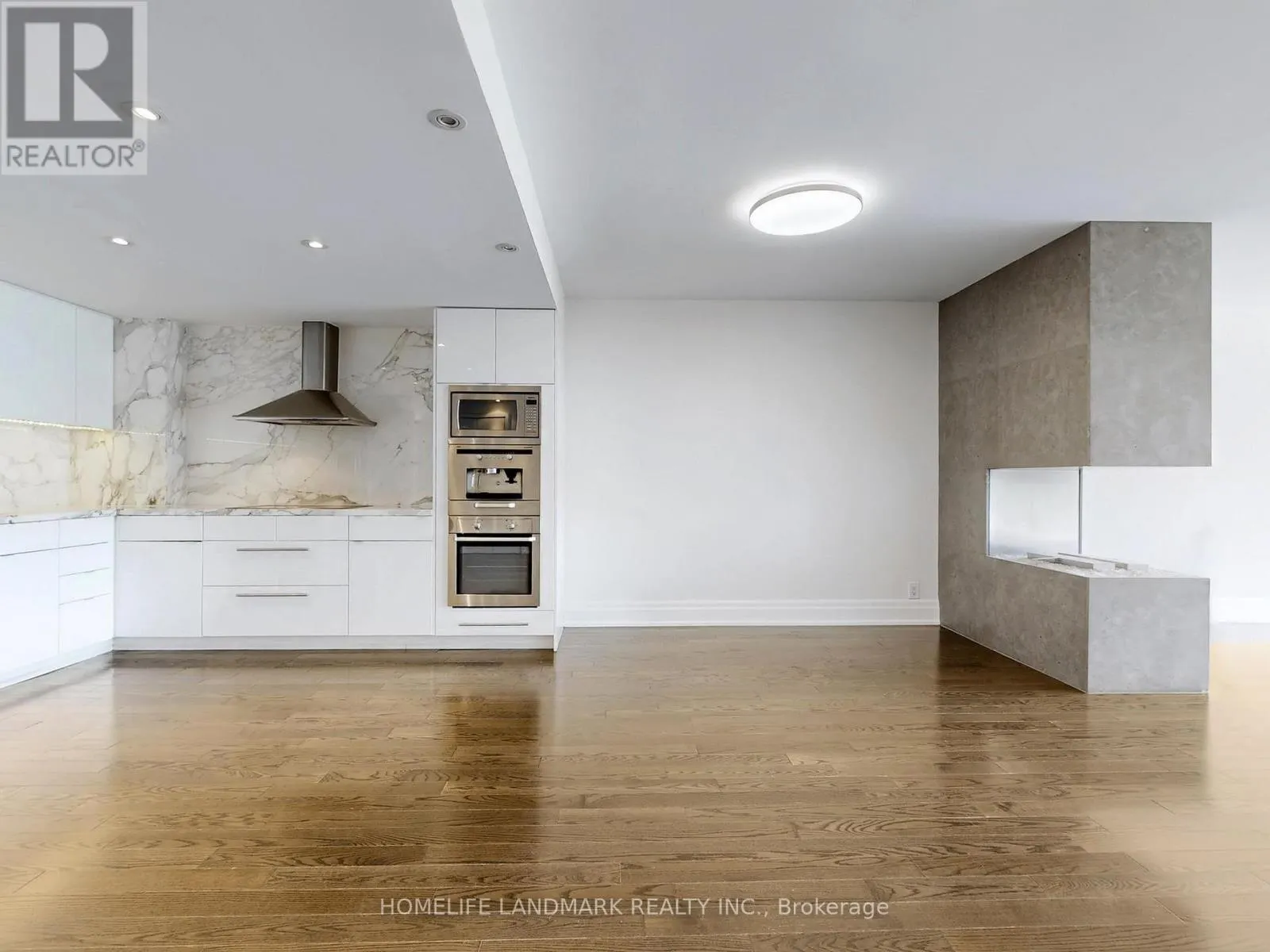 304W - 480 QUEENS QUAY W