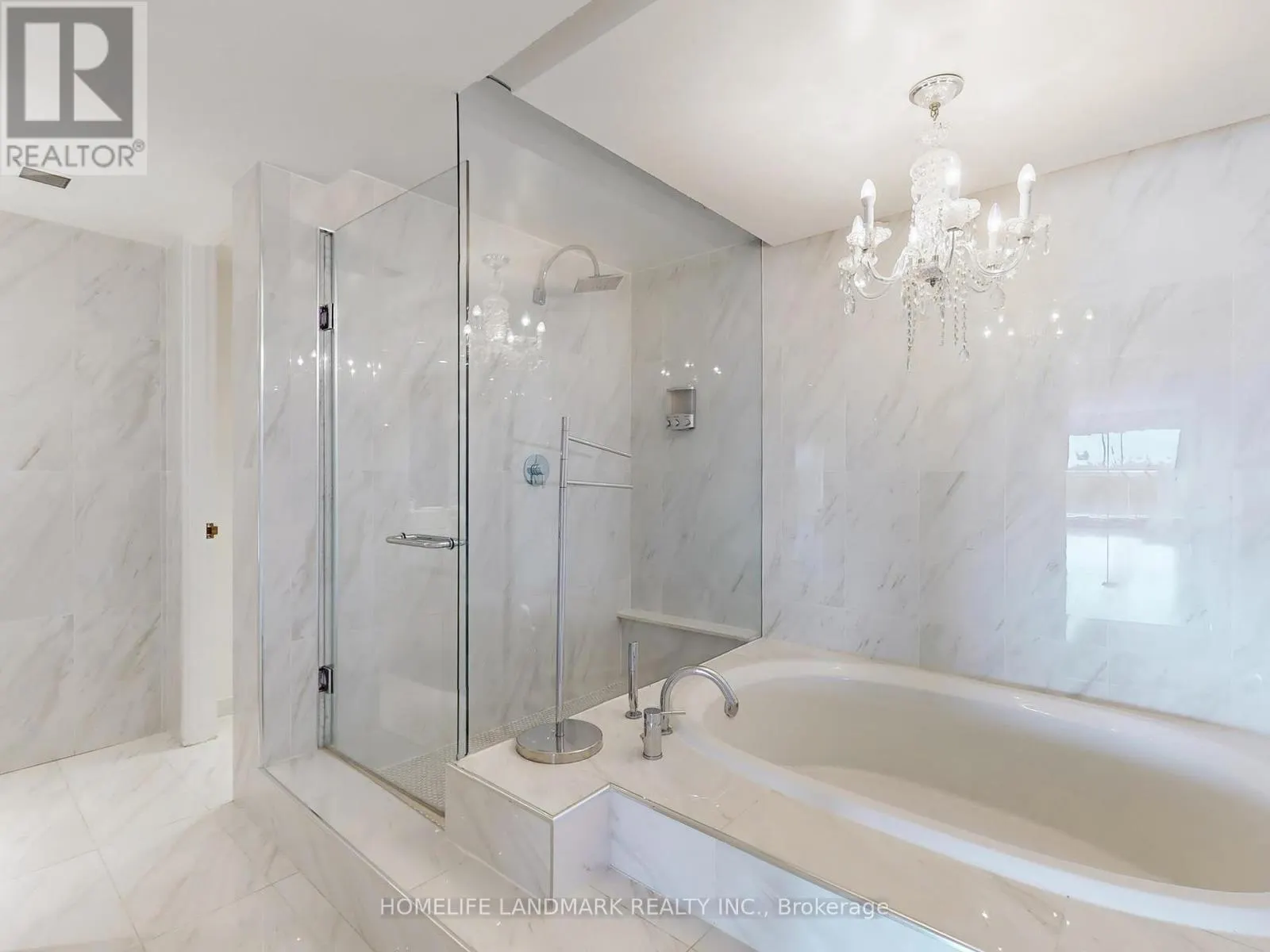 304W - 480 QUEENS QUAY W