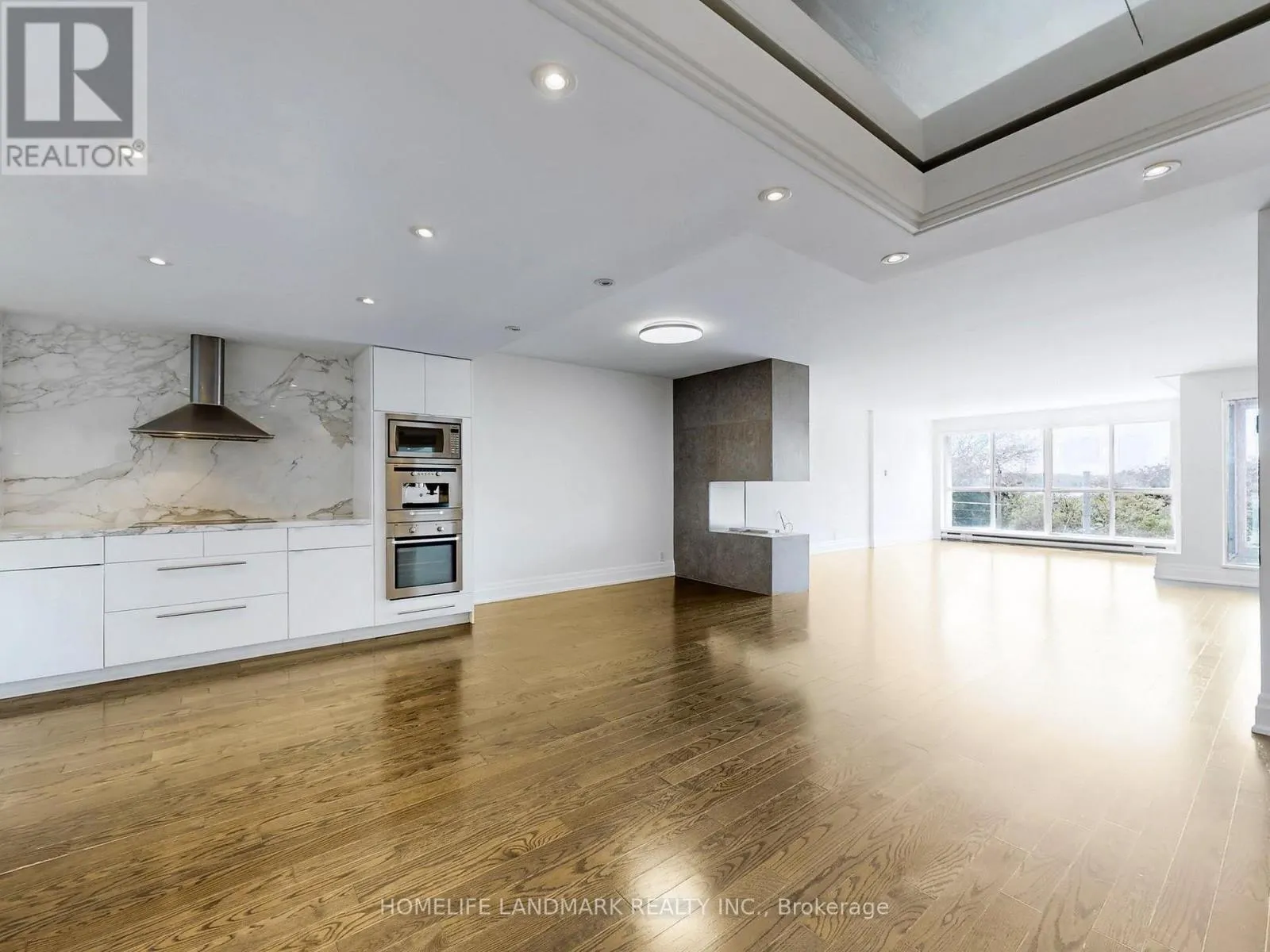 304W - 480 QUEENS QUAY W