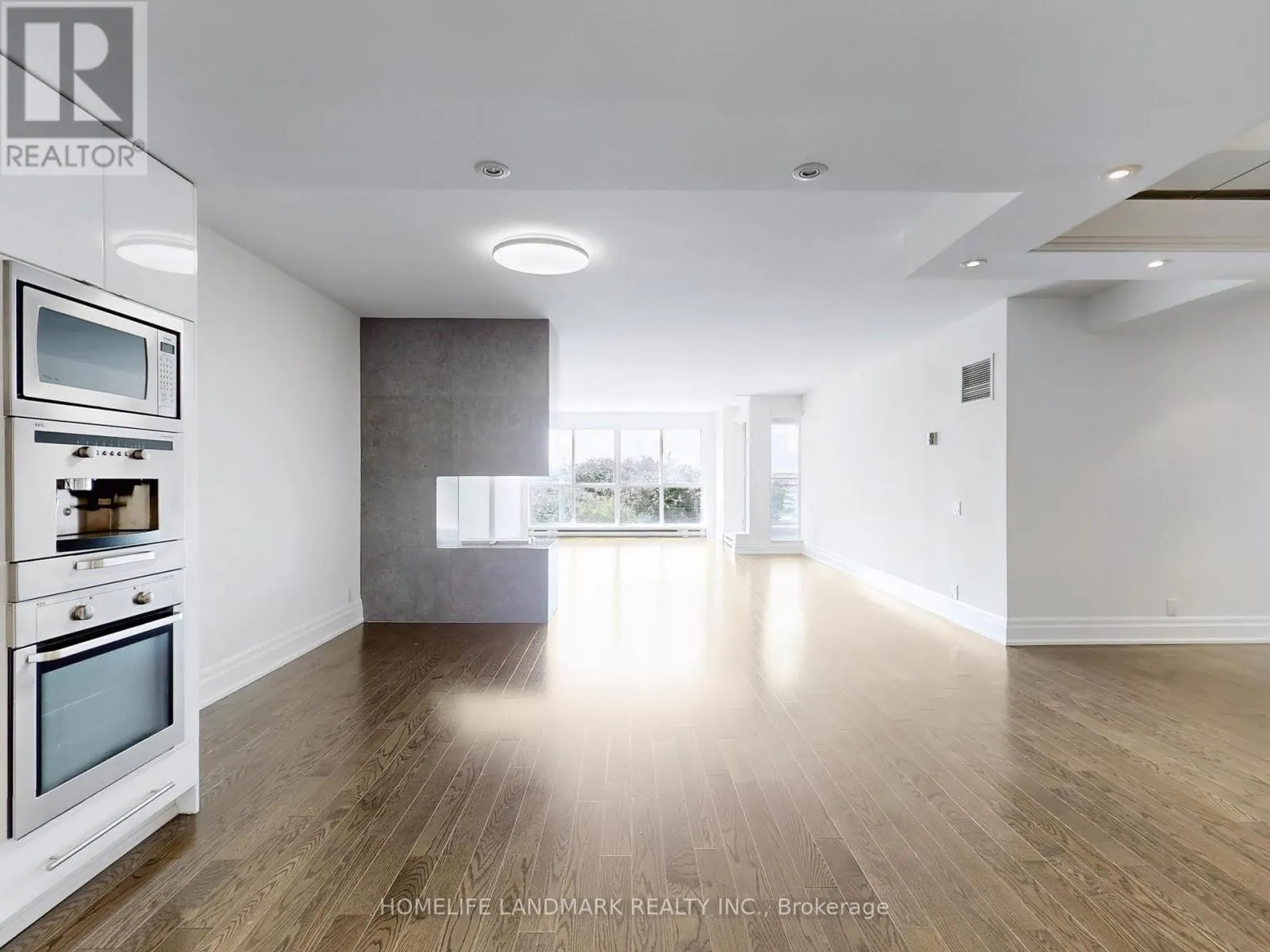 304W - 480 QUEENS QUAY W