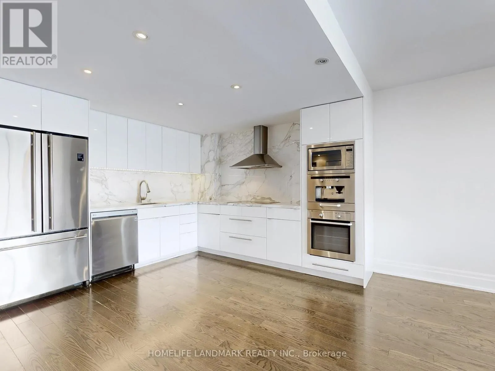 304W - 480 QUEENS QUAY W