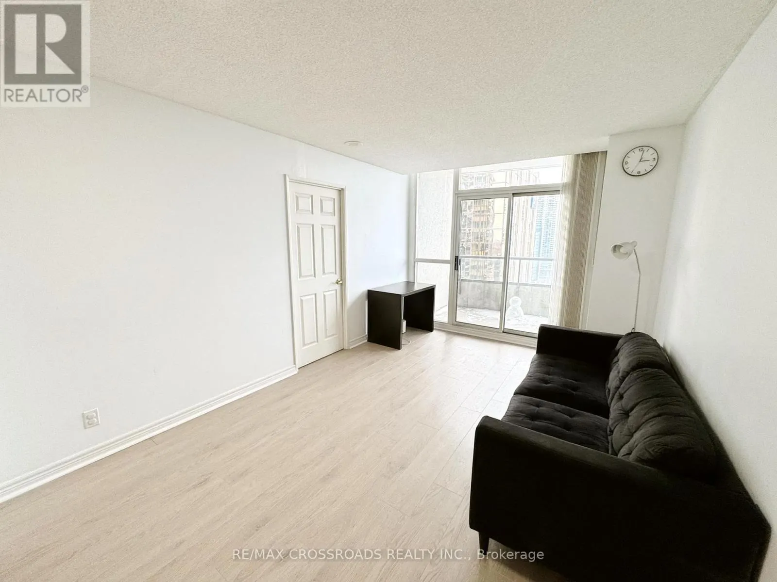 2803 - 23 HOLLYWOOD AVENUE