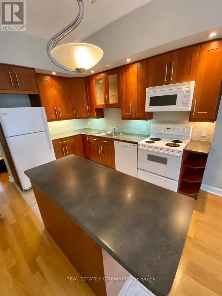 2 - 546 QUEEN STREET W
