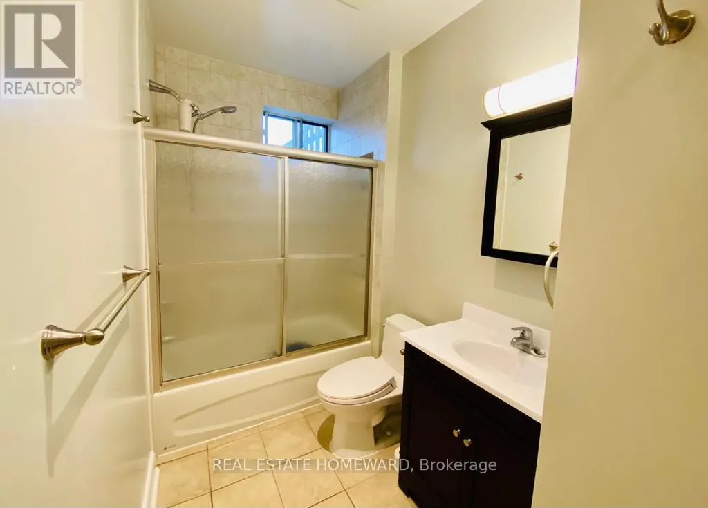 2 - 546 QUEEN STREET W