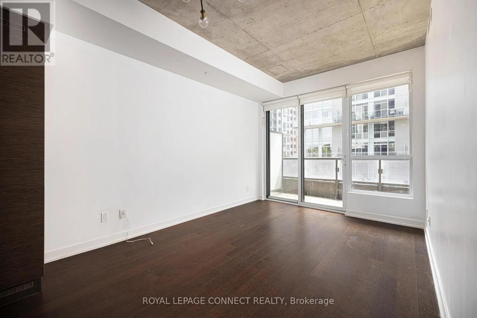 323 - 1030 KING STREET W