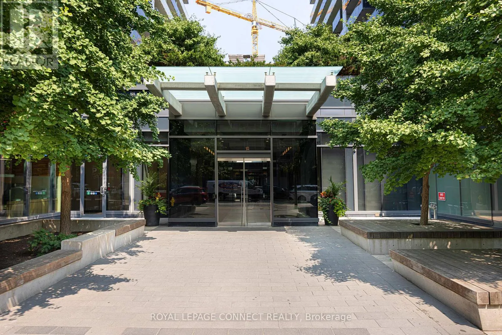 323 - 1030 KING STREET W