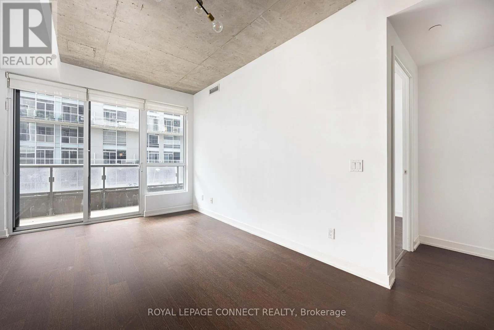 323 - 1030 KING STREET W