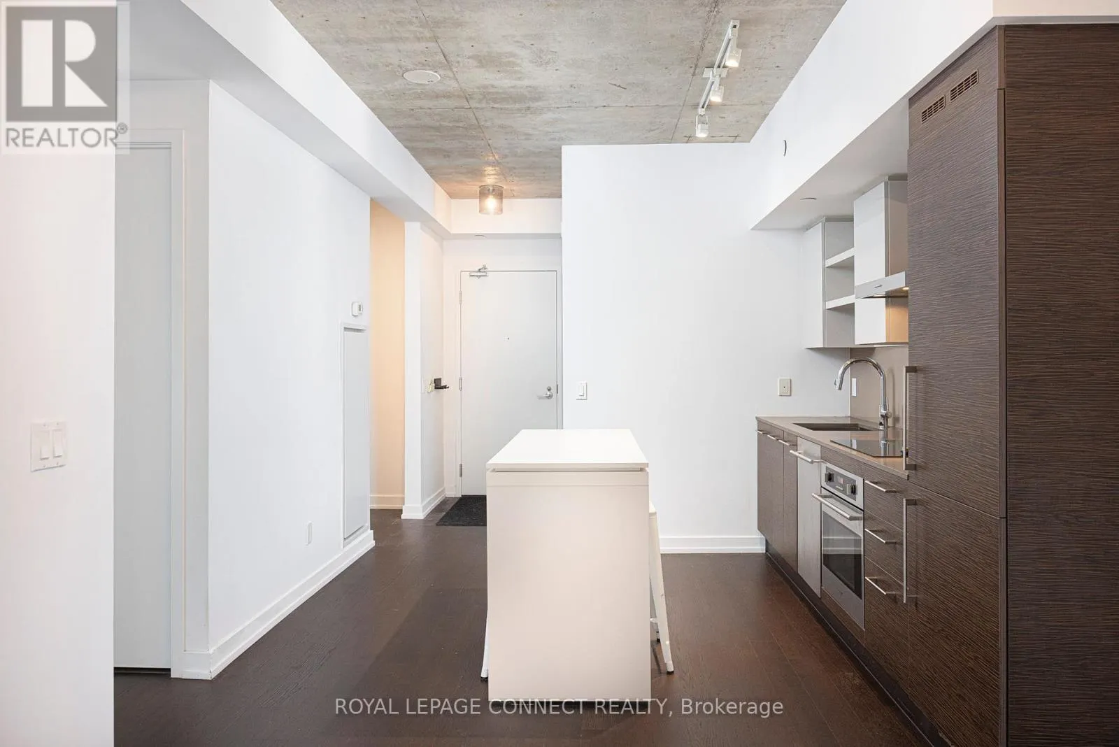 323 - 1030 KING STREET W