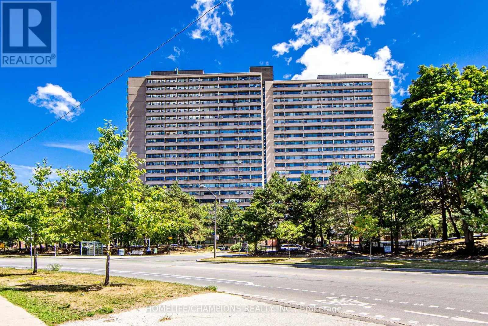 1210 - 100 LEEWARD GLENWAY