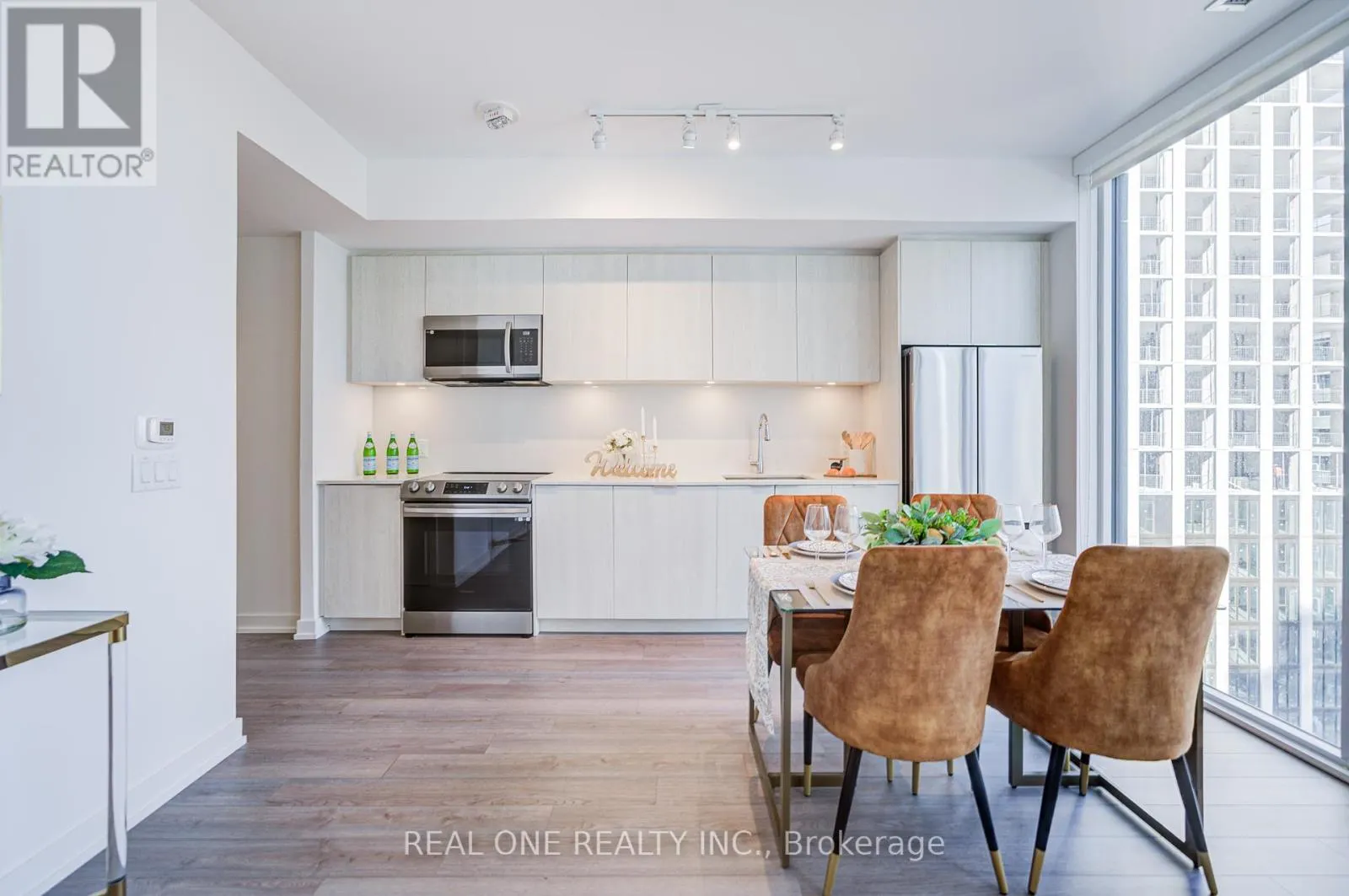 2803 - 357 KING STREET W