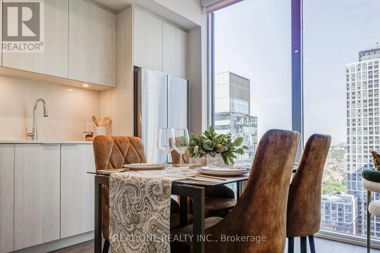 2803 - 357 KING STREET W