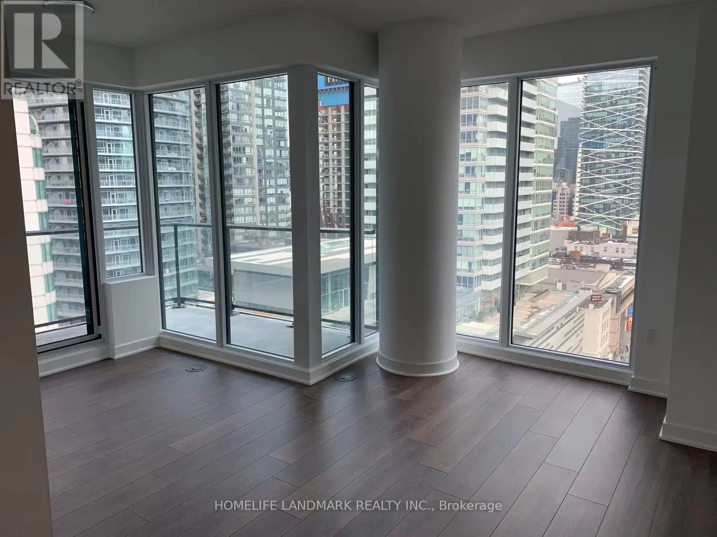 2502 - 125 BLUE JAYS WAY