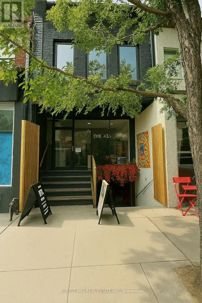2ND FLR - 216 OSSINGTON AVENUE
