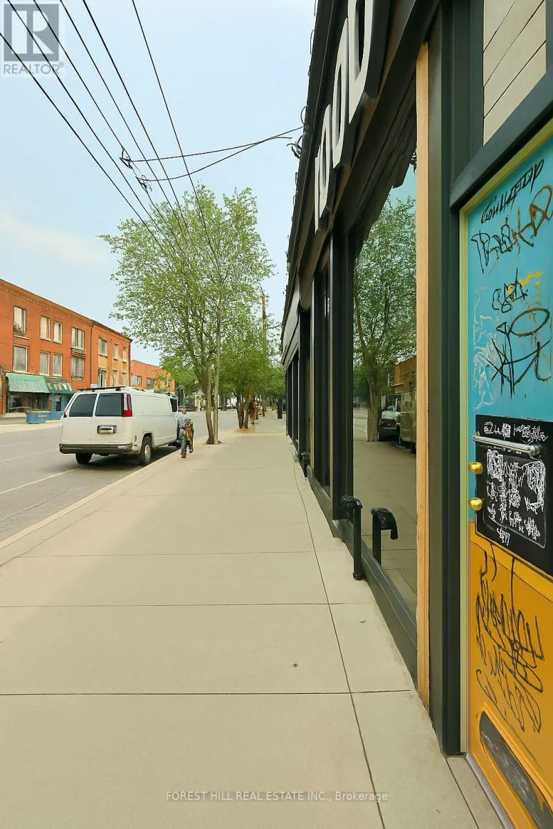 2ND FLR - 216 OSSINGTON AVENUE