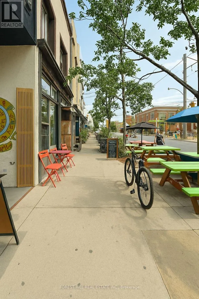 2ND FLR - 216 OSSINGTON AVENUE