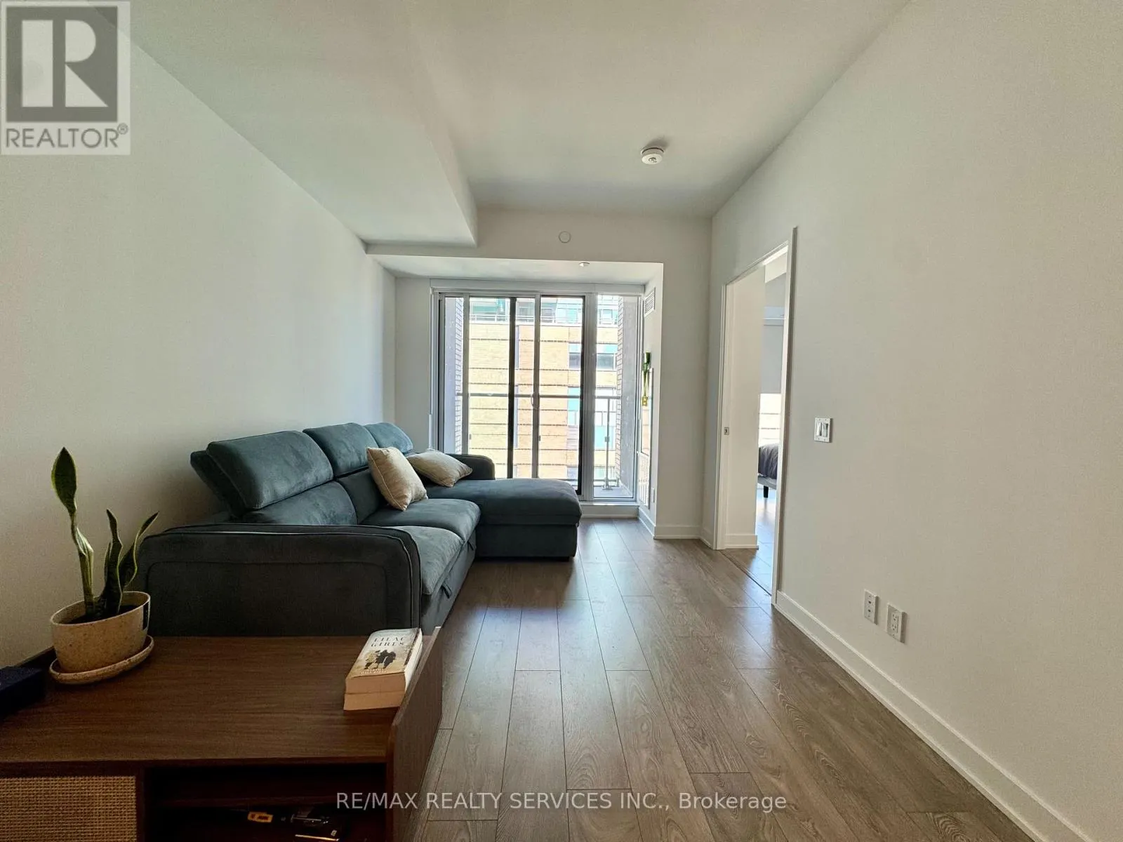 509 - 543 RICHMOND STREET W
