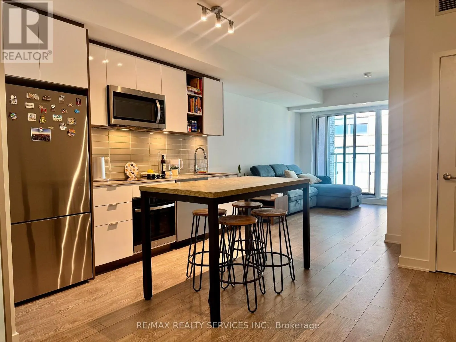 509 - 543 RICHMOND STREET W