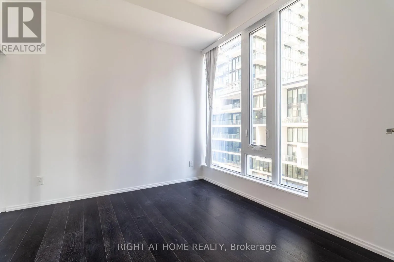 503 - 68 SHUTER STREET
