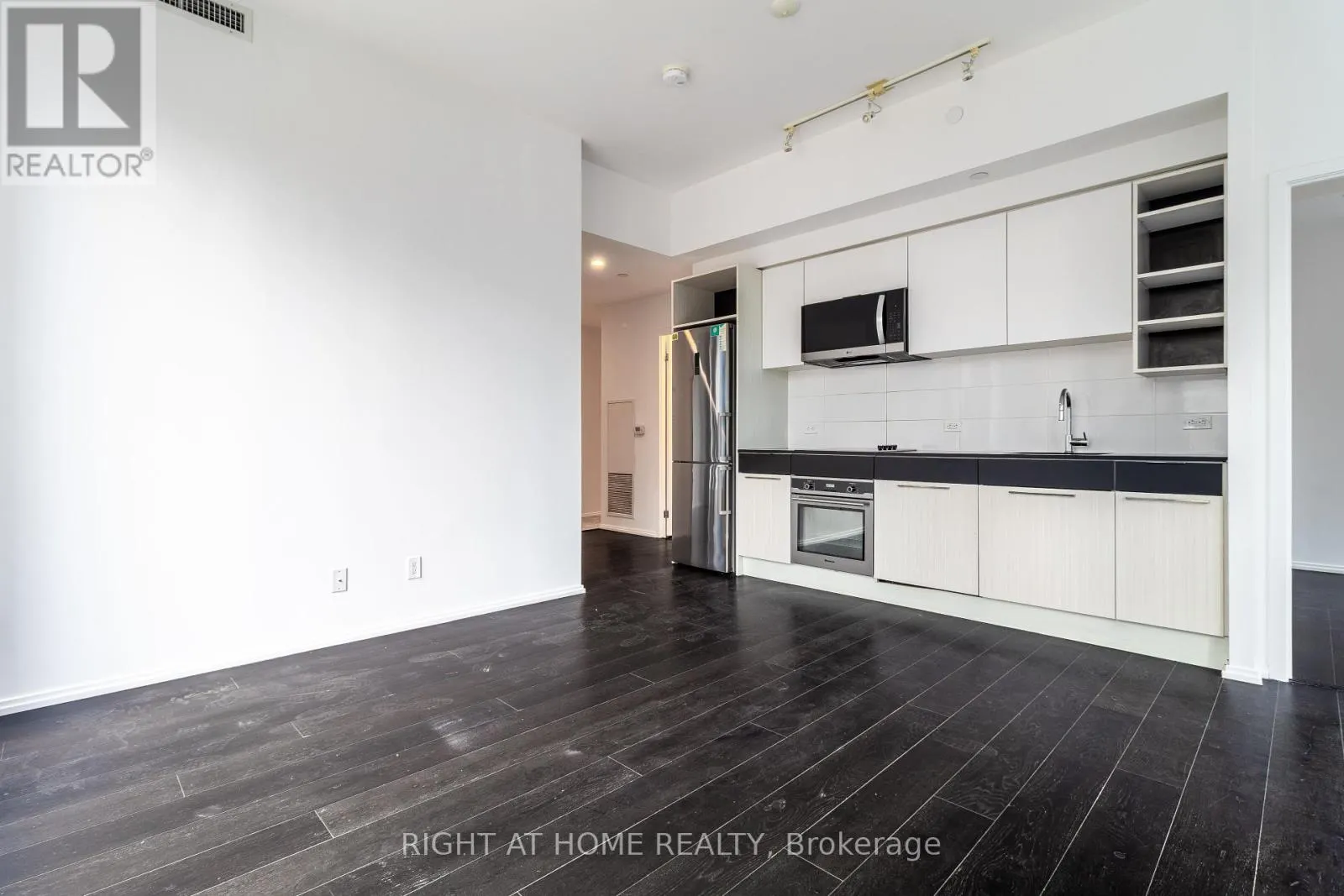 503 - 68 SHUTER STREET